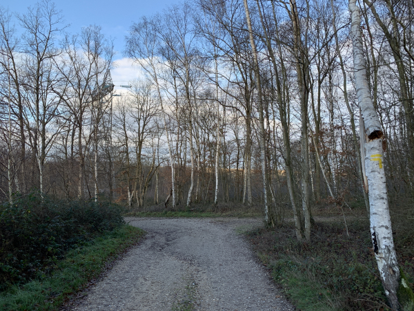 Nous arrivons sur le GR224, nous allons le suivre en tournant à gauche.