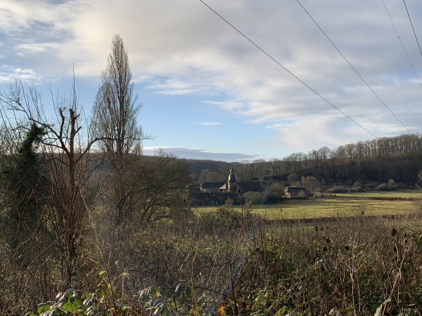 Notre chemin domine le Val Gallerand vers lequel nous descendons.