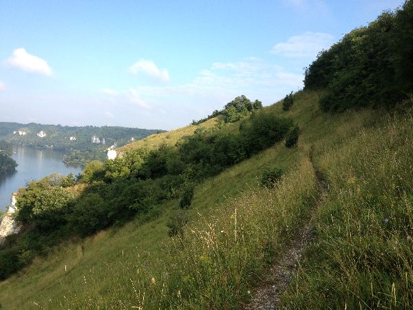 Le chemin est vertigineux, nous sommes attentifs à là où nous posons les pieds, tout en admirant les paysages époustouflants.