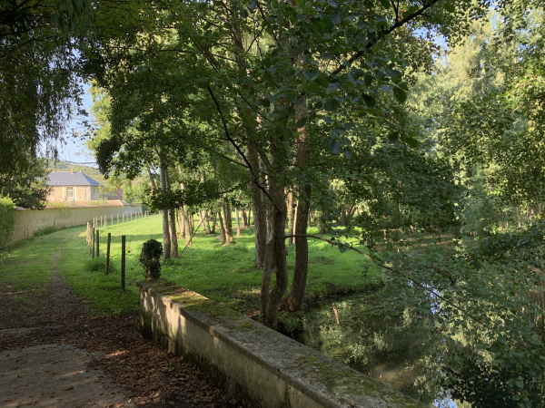 Un seul pont cette fois-ci, mais des paysages toujours enchanteurs. Le Pont du Gor, sur lequel nous sommes, était le lieu du Gor, technique de pêche de la truite au filet.