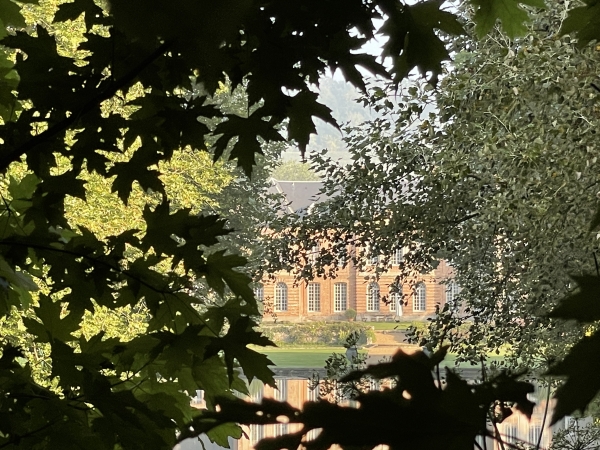 Le château du Pontrancart (XVIIIe) se cache derrière la végétation.