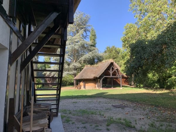 Ancien four à pain dans une propriété du Tilleul-Othon.