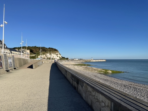Petit passage sur la plage de Saint-Valery-en-Caux.