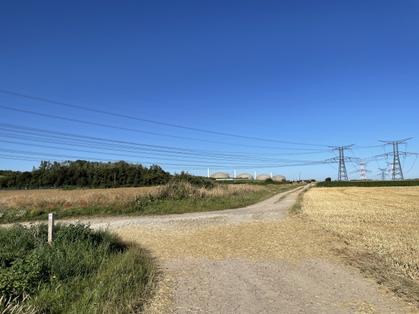 Arrivés en vue de la centrale de Paluel, nous tournons à gauche vers la D79.