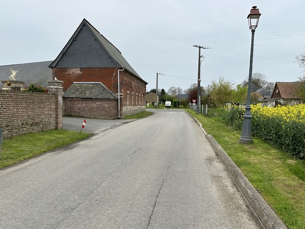 Nous avons traversé la D142, et arrivons dans Autigny.