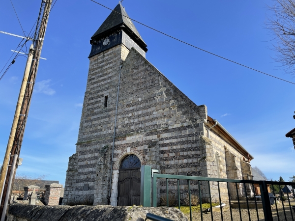 Nous voilà de retour à Croisy-sur-Andelle, avec ici l'église Notre-Dame.
