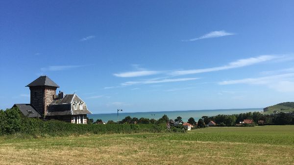 Nous sommes sur les hauteurs de Quiberville, et prenons la direction de la plage.