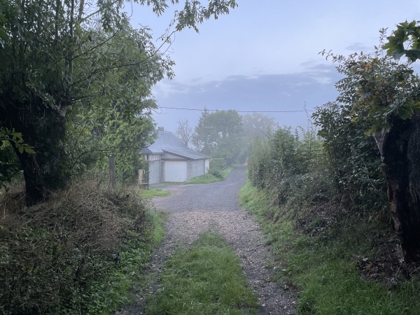 Je quitte le chemin en arrivant au hameau de la Vallée.