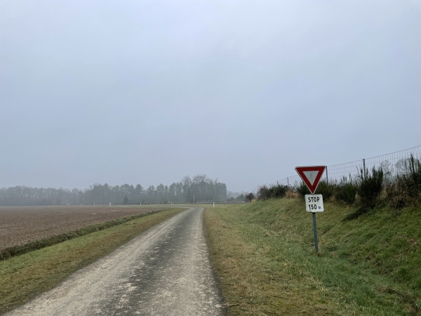 Nous allons rejoindre la D819 pour passer au-dessus de l'A28.