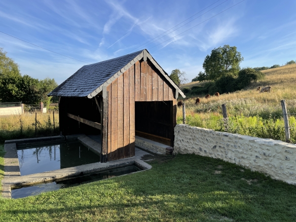 Ancien lavoir de St-Etienne-sous-Bailleul rue de Brosville.