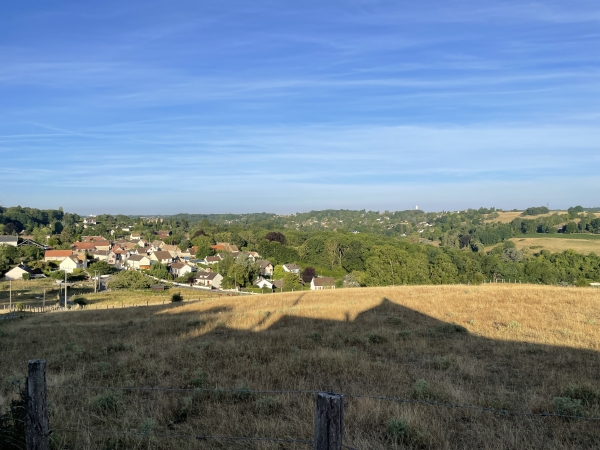 Vue sur St-Etienne et les coteaux du ruisseau Saint-Ouen.