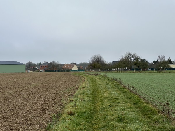 Nous traversons la plaine agricole en direction du hameau de la Mare Hermier.