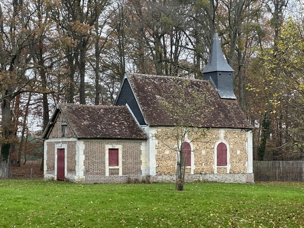 Nous voilà près de la chapelle Saint-Marc, ancien ermitage d'Augustins.