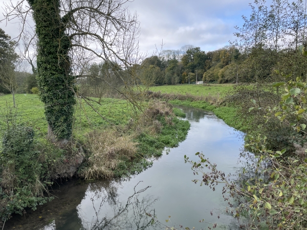 Nous traversons la Saâne sur la route de la Chapelle.