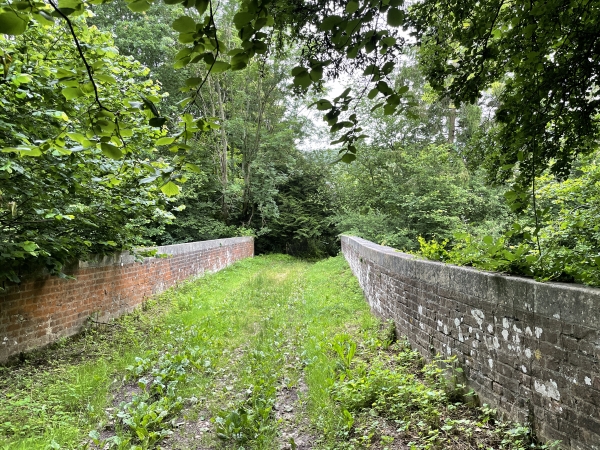 Nous passons au-dessus de la ligne Rouen-Dieppe.