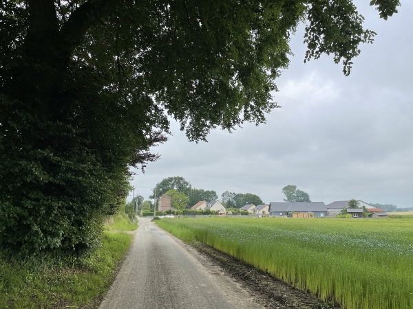 Nous arrivons au hameau de la Pierre. Nous allons tourner en direction de Ordemare.