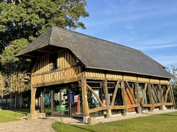 Bel aménagement de grange dans la rue de Newton Longville.