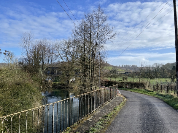 Nous traversons la Varenne à l'entrée du hameau d'Orival.