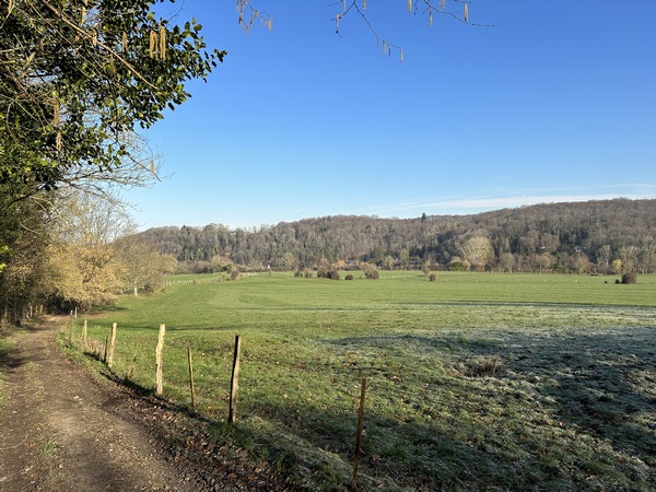 Regard arrière sur la vallée de la Vilaine.