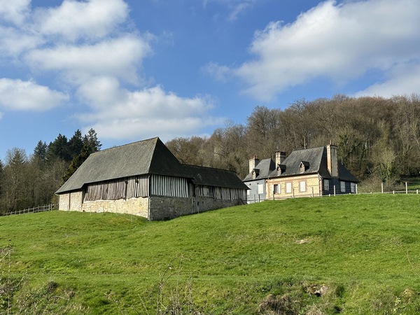 Ancienne ferme sur la Côte Ransue.