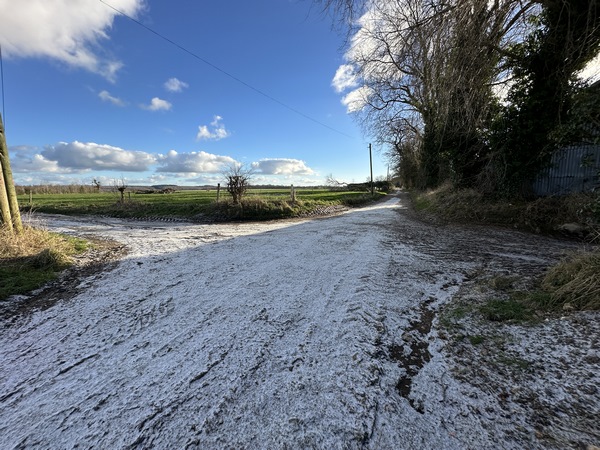 Nous traversons le bois du Mesnil Bénard, et retrouvons notre itinéraire de 2020.