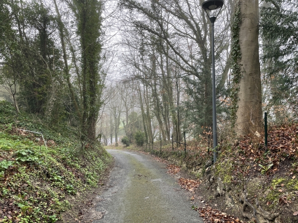 Nous descendons dans Longueville-sur-Scie en direction de l'accès au château féodal.