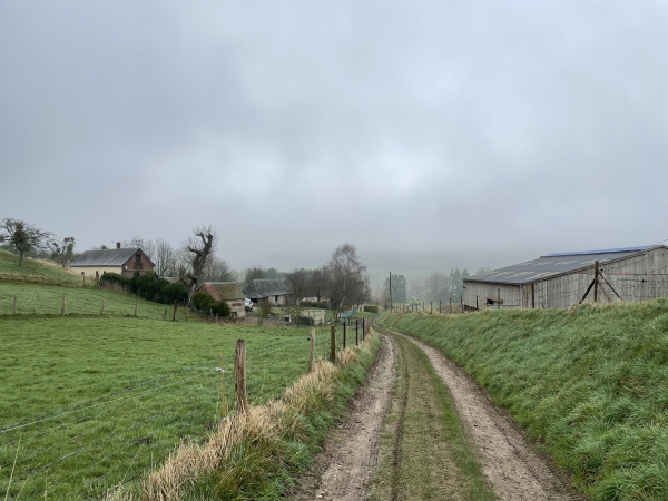 Nous arrivons au Clos Cotterel, à l'entrée de Torcy-le-Grand.