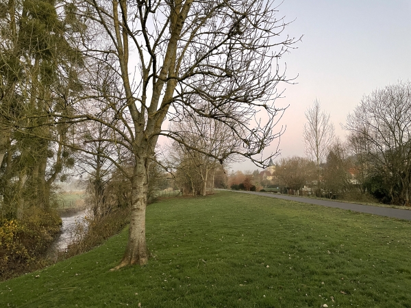 La Béthune et l'Avenue Verte à Meulers.