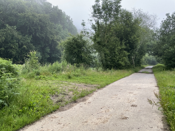 Nous croisons la véloroute du Lin, que nous quittons immédiatement.