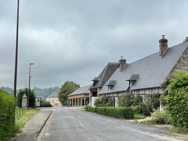 Nous voilà de retour au niveau de la halle.