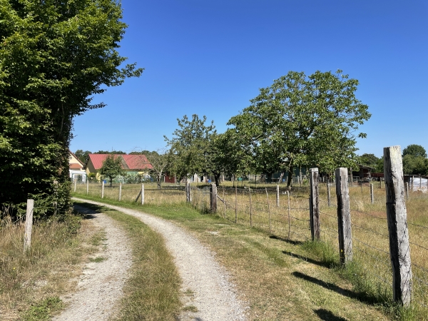 Nous entrons dans le hameau du Point-du-Jour.
