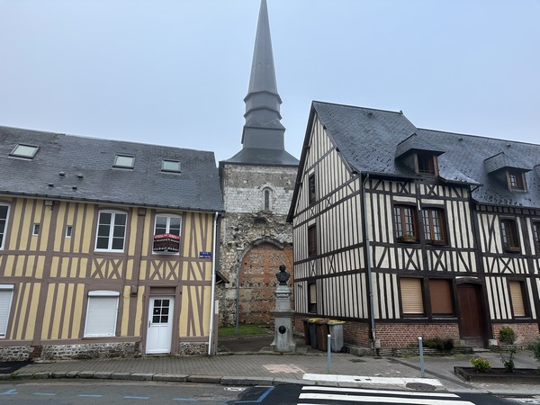 Nous prenons la rue Fauvel pour aller chercher l'Austreberthe.