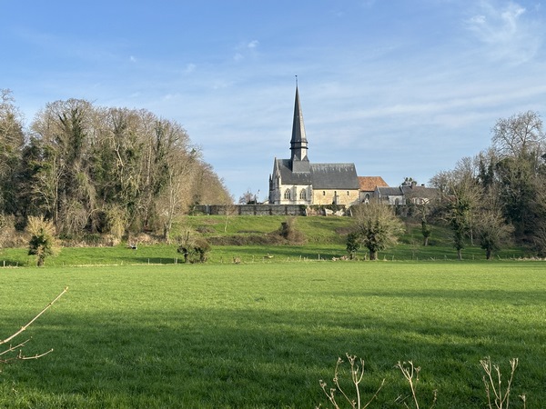 Eglise Saint-Sauveur de Sahurs (XIe, XIIe, XVe).