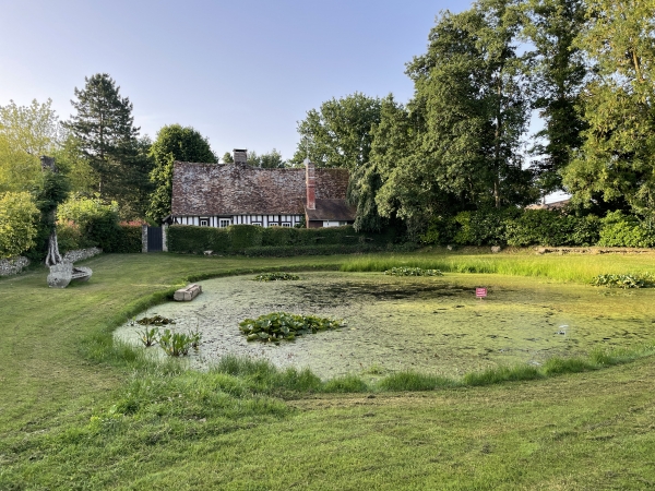 Mare de la rue des Eprevanches.