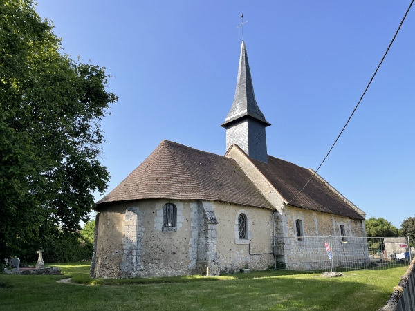 Eglise Notre-Dame d'Emalleville, non loin du château.
