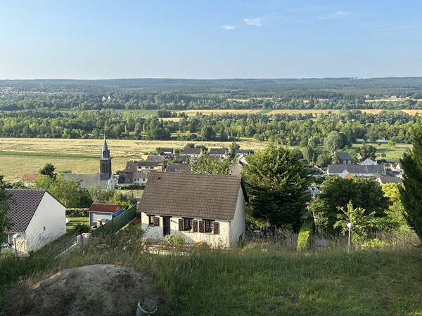 Panorama sur la vallée de la Seine depuis la rue Saint-Baudèle. Dans cette boucle, nous avons la Seine au sud et aussi au nord !