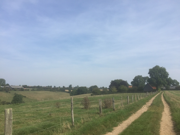 Nous arrivons au hameau du Grand-Mont-Alix.