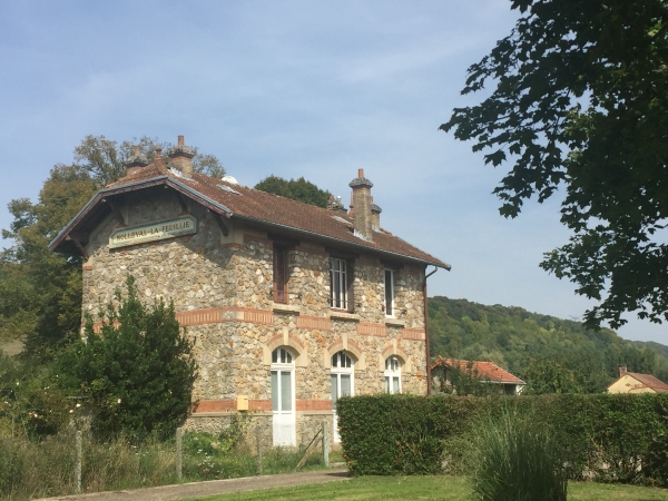 Retour au niveau de l'ancienne gare de Nolléval-La Feuillie.