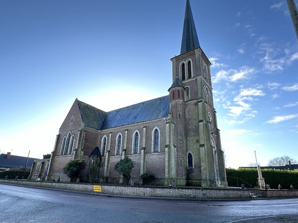 Eglise néogothique Saint Clair de Catenay (1878).