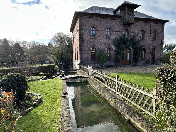 Fontaine-Châtel (St-Germain-des-Essourts), moulin sur le Crevon.