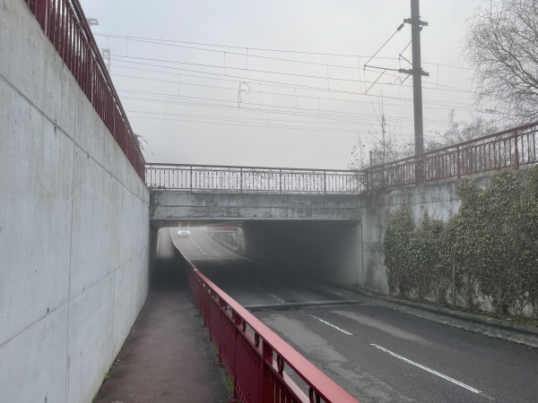 Nous passons sous la ligne Paris-Le Havre.