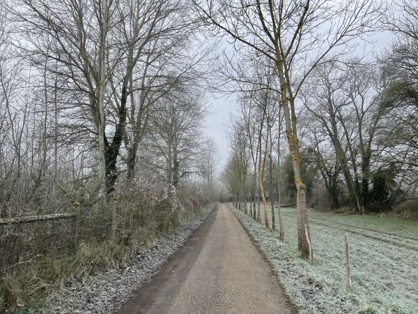 Nous suivons maintenant la charmante petite route de l'Ancien Château.