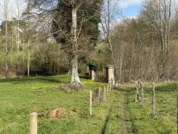 Après la route du Bois, je prends ce chemin qui rejoint la D50.