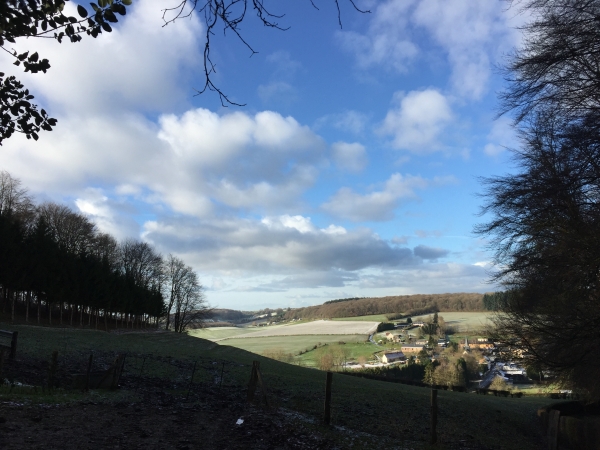 Chemin de la Preuse, regard arrière vers le bourg de Marques.