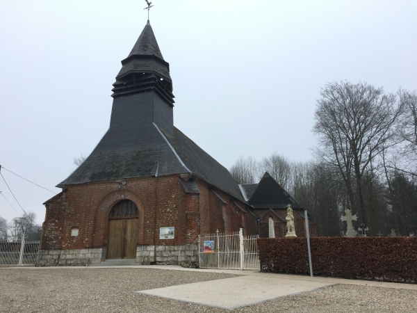 Eglise Saint-Martin de Criquetot-sur-Ouville, en brique et grès (XVIIIe).