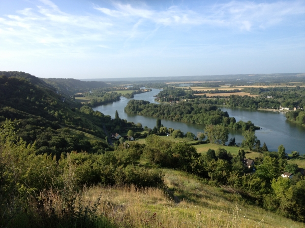 Depuis le coteau, la vue sur la vallée de la Seine est époustouflante.