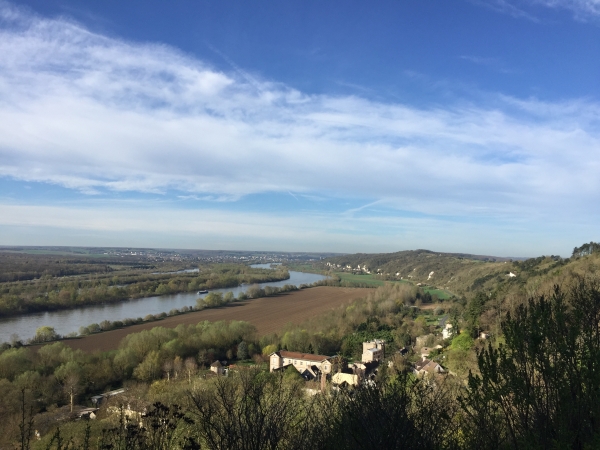 La Seine, en direction de l'aval, vue depuis le donjon.