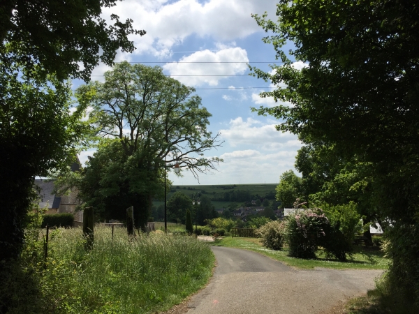 En quelques mètres nous sommes en forêt domaniale de Lyons. Regard arrière vers l'église.