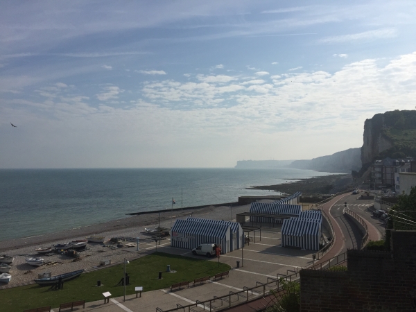 Yport, la plage, les falaises.