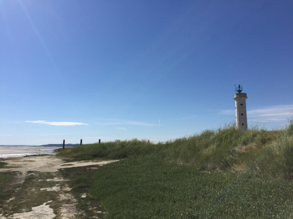 Nous voici au phare du Hourdel au bout de la pointe du Hourdel.